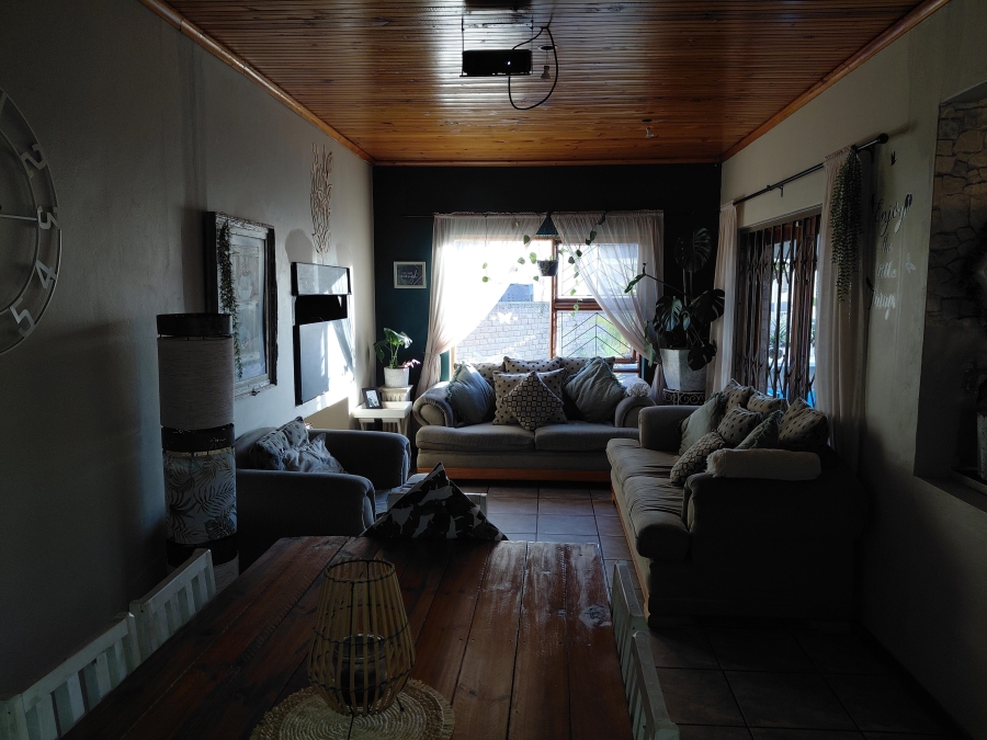 3 Bedroom Property for Sale in Strelitzia Park Eastern Cape